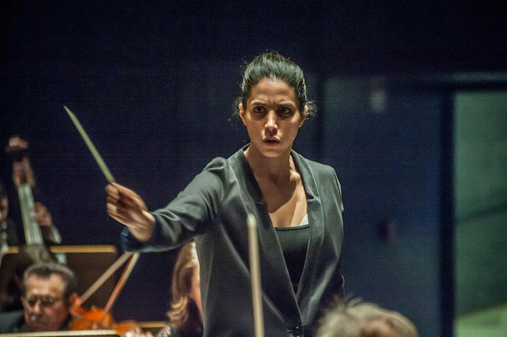 Bar Avni Dirigentin Leverkusen Bayer Philharmoniker Konzert