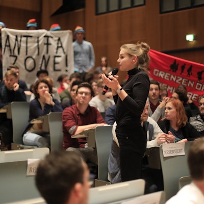 iPhone_7516811136__KRA1318