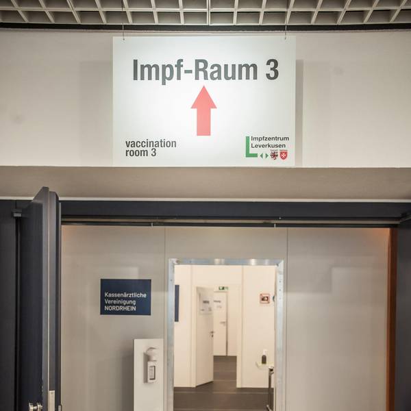 impfbeginn-corona-impfzentrum_leverkusen__ALF_7158