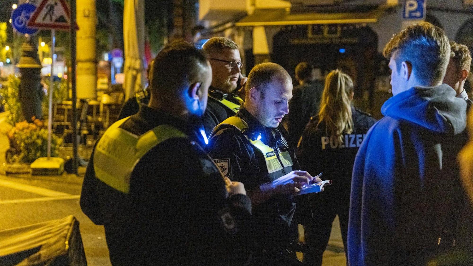 Das Ordnungsamt hat mehrere jugendliche Wildpinkler erwischt.