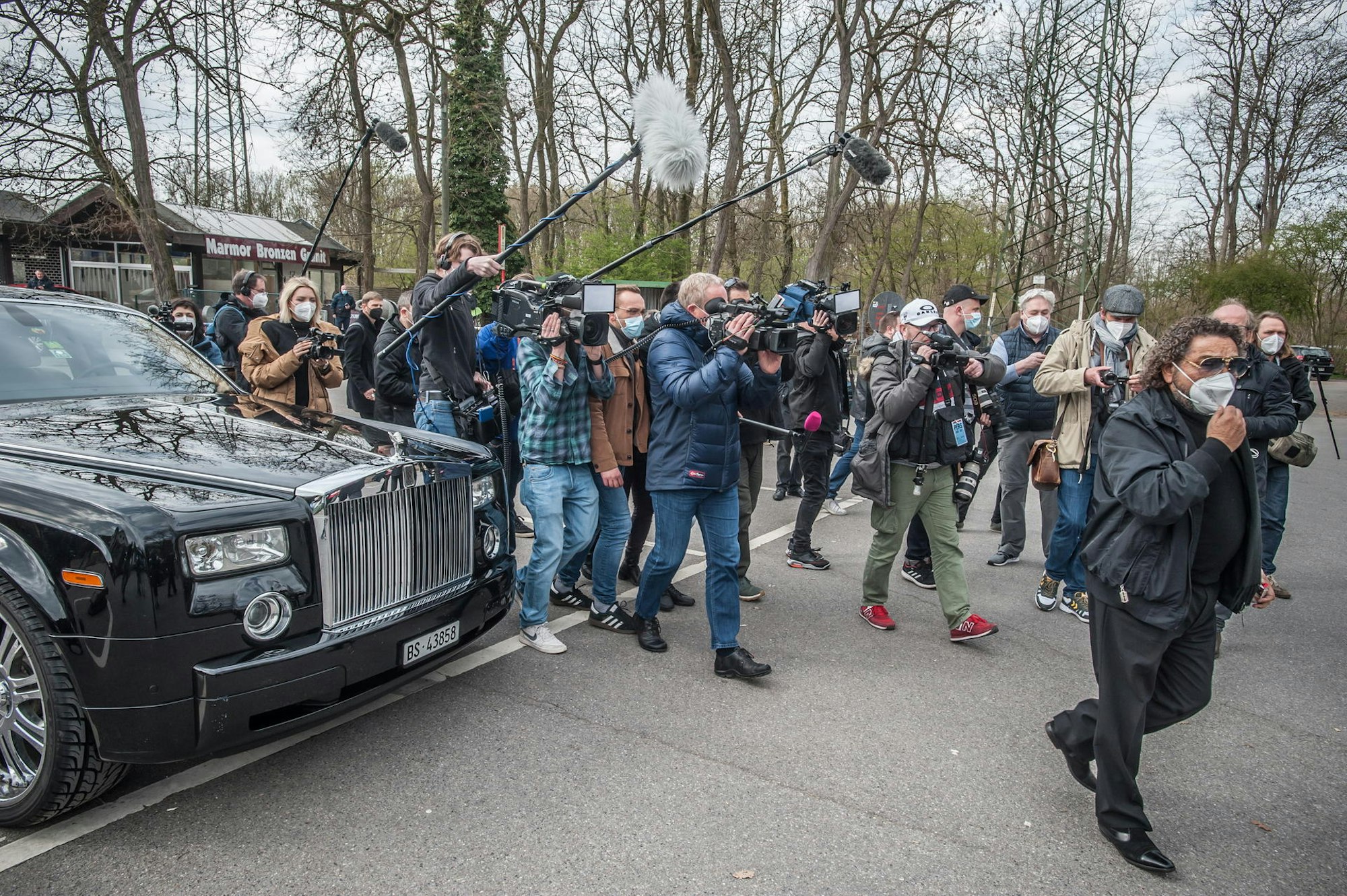 beerdigung_adam_goman_LE-leverkusen09042021ALF_9970