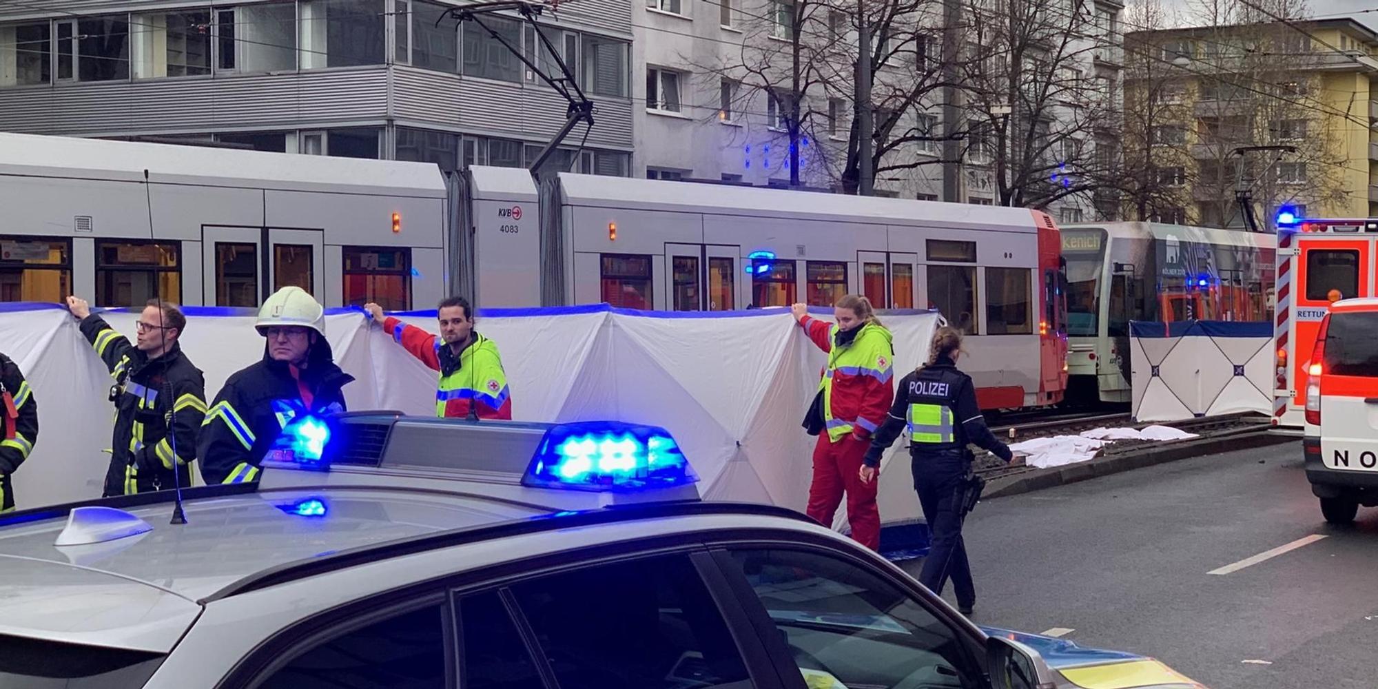 Am Barbarossaplatz ist eine Person von einer KVB-Bahn erfasst und getötet worden.