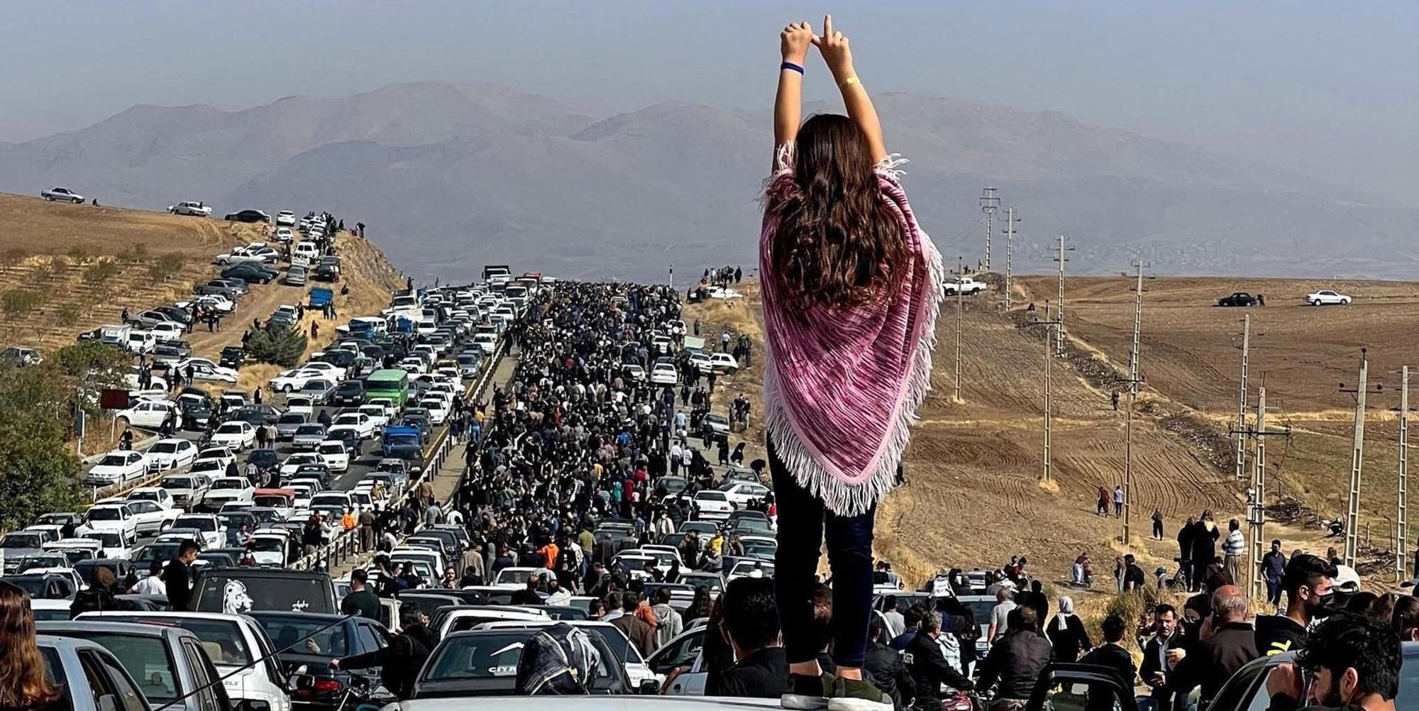 Protest Iran afp 271022 (1)