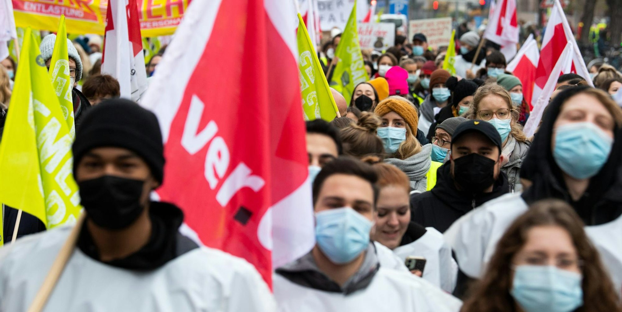 Streikende Warnstreik Uniklinik