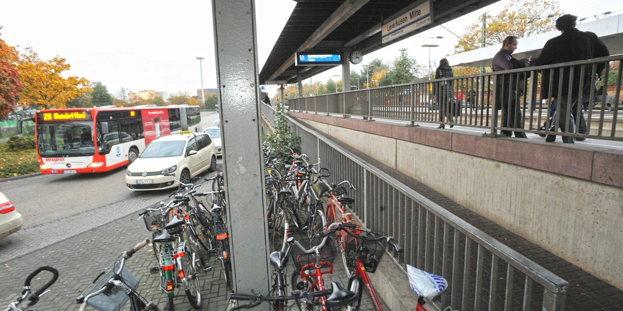 leverkusen-bahn-bus-ALF_5808_Kopie