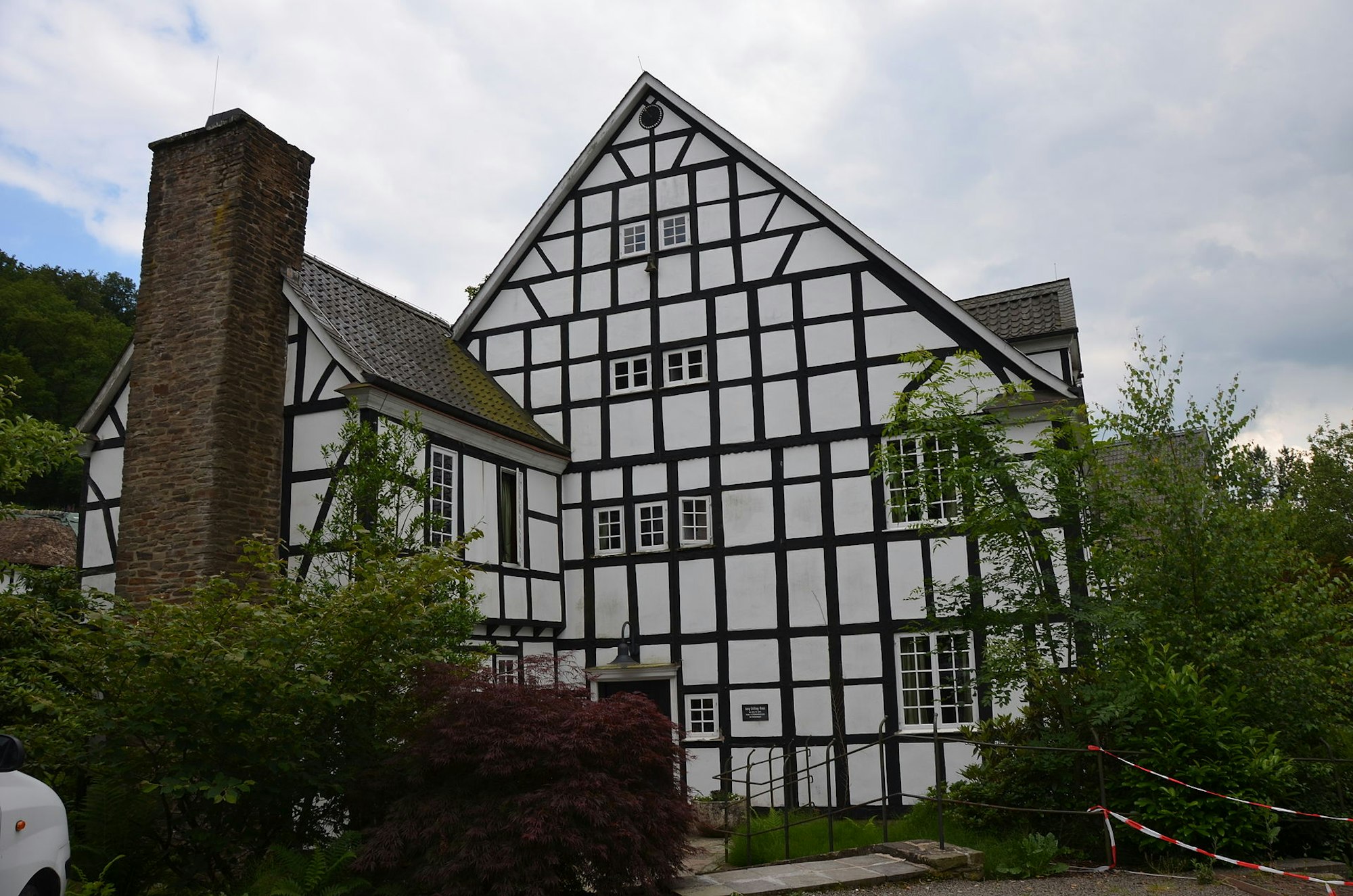 1920px-Gut_Hungenbach wiki_nicola_cc40
