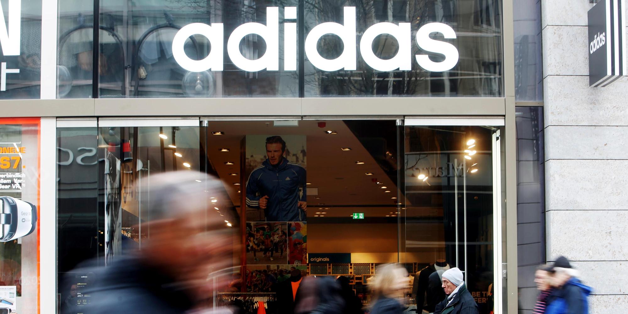 Adidas schließt 160226