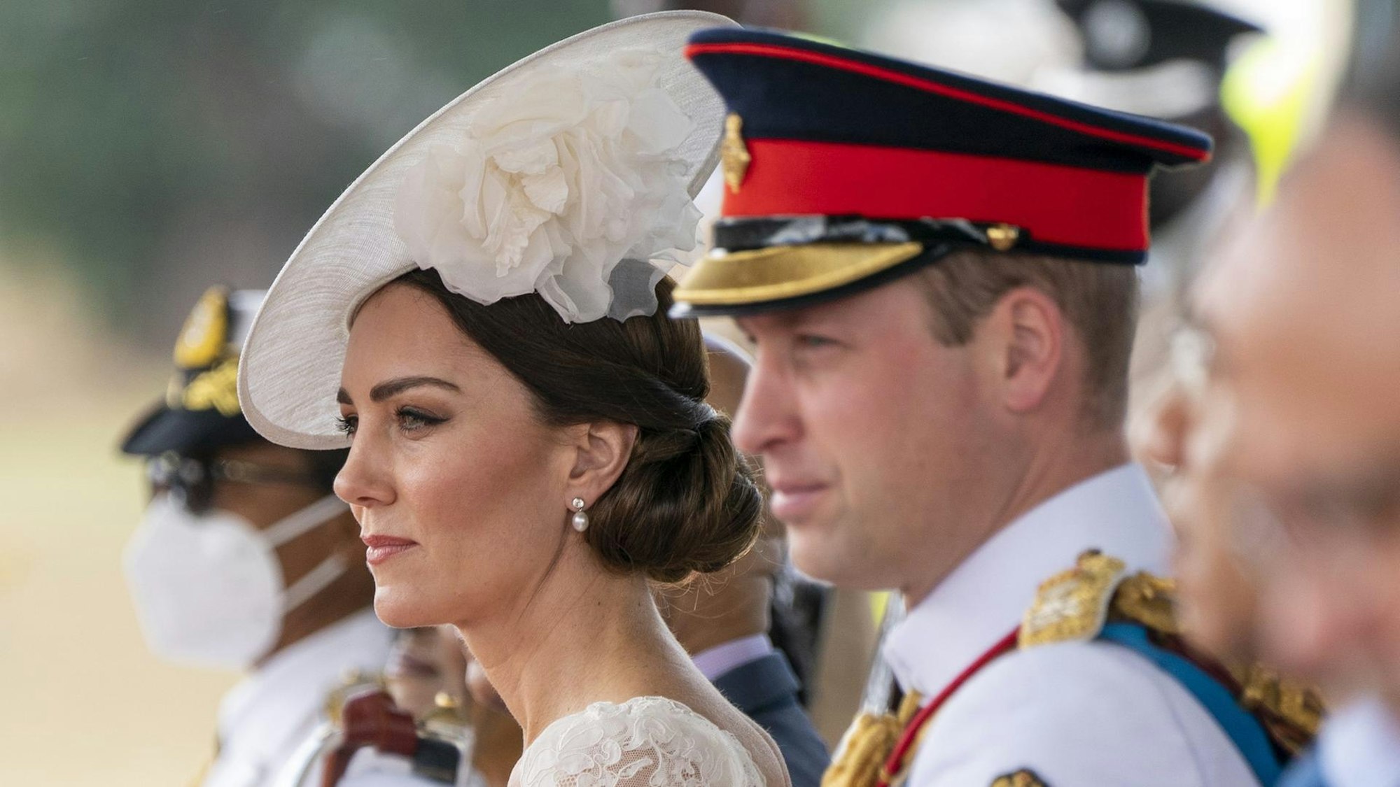 Prinzessin Kate und Prinz William bei der Hochzeit von Kronprinz Hussein von Jordanien.