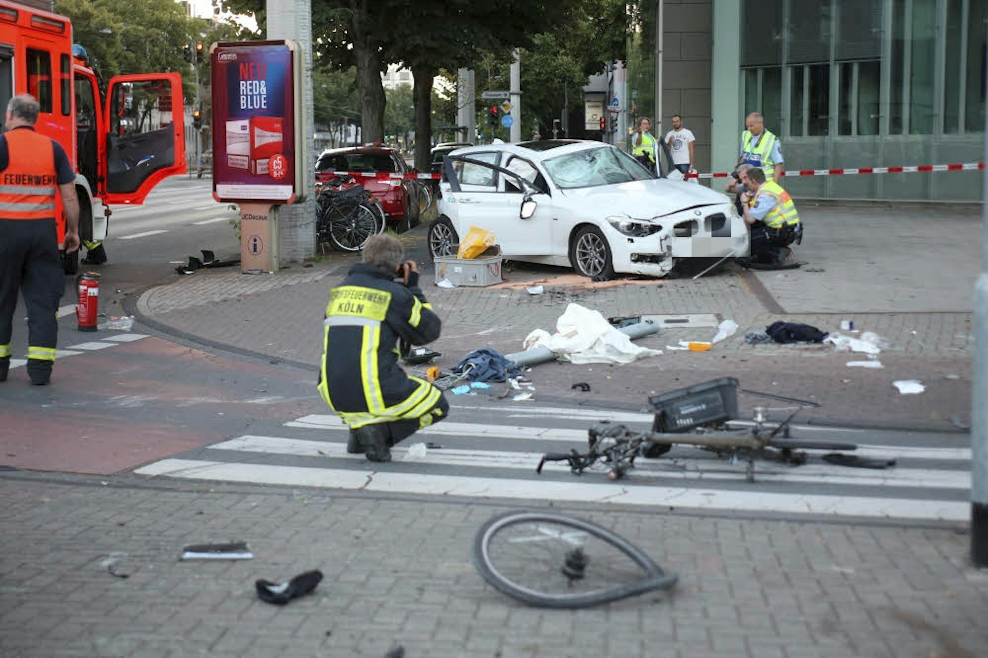 Raser Unfall aachener Straße