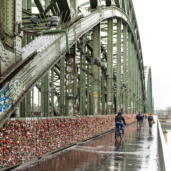 Hohenzollernbrücke Roll