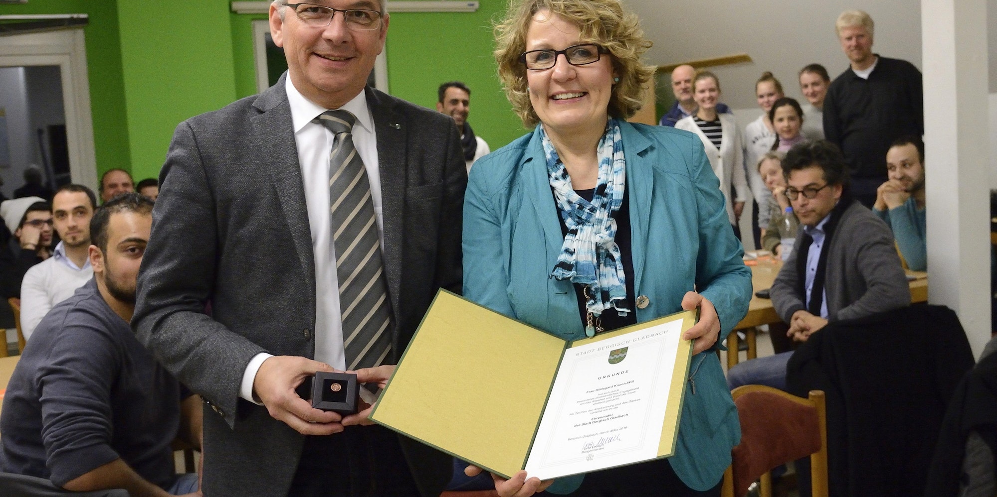 Ehrennadel_Hildegard_Knoch_Will_1