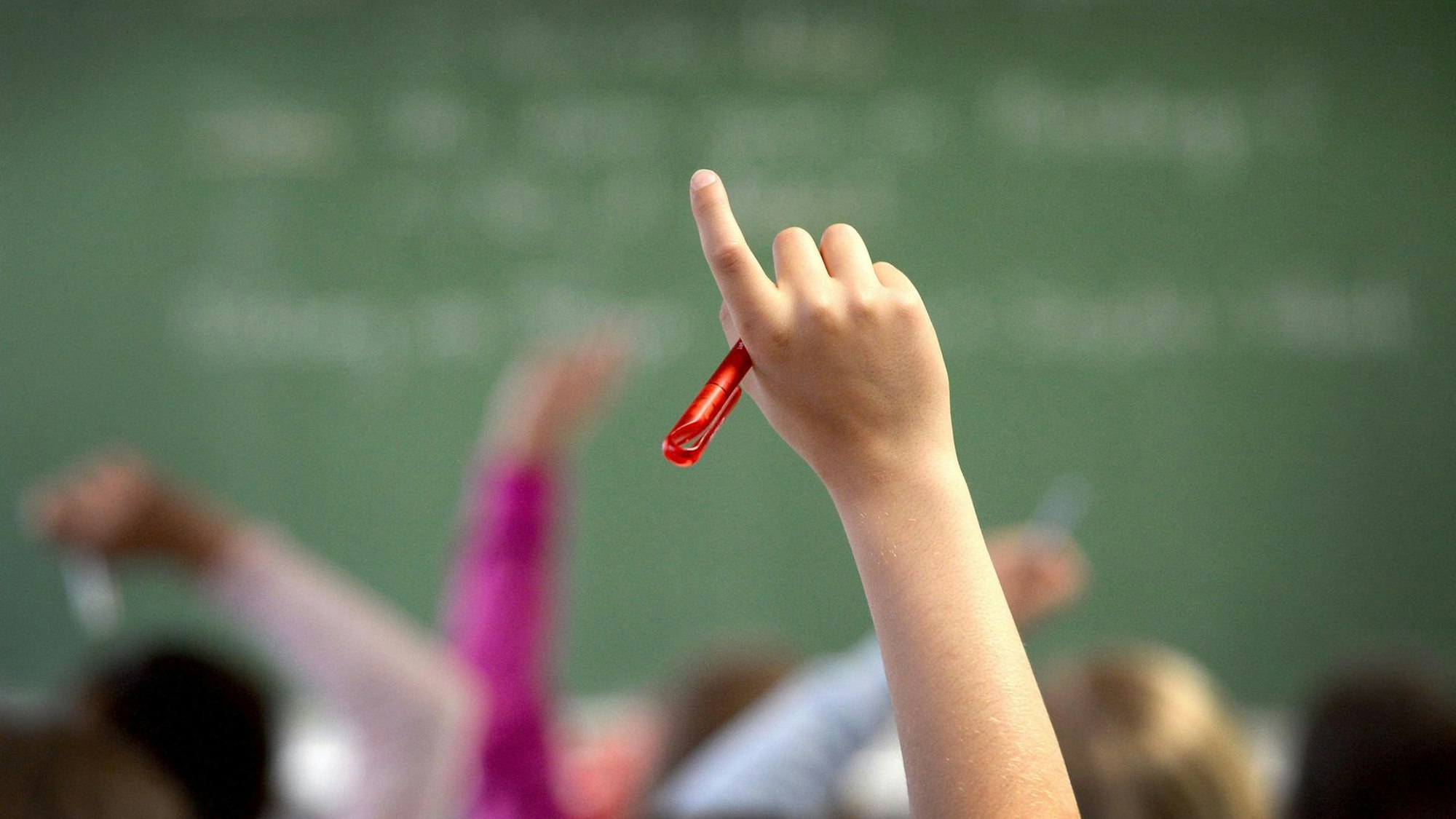 Schüler meldet sich.