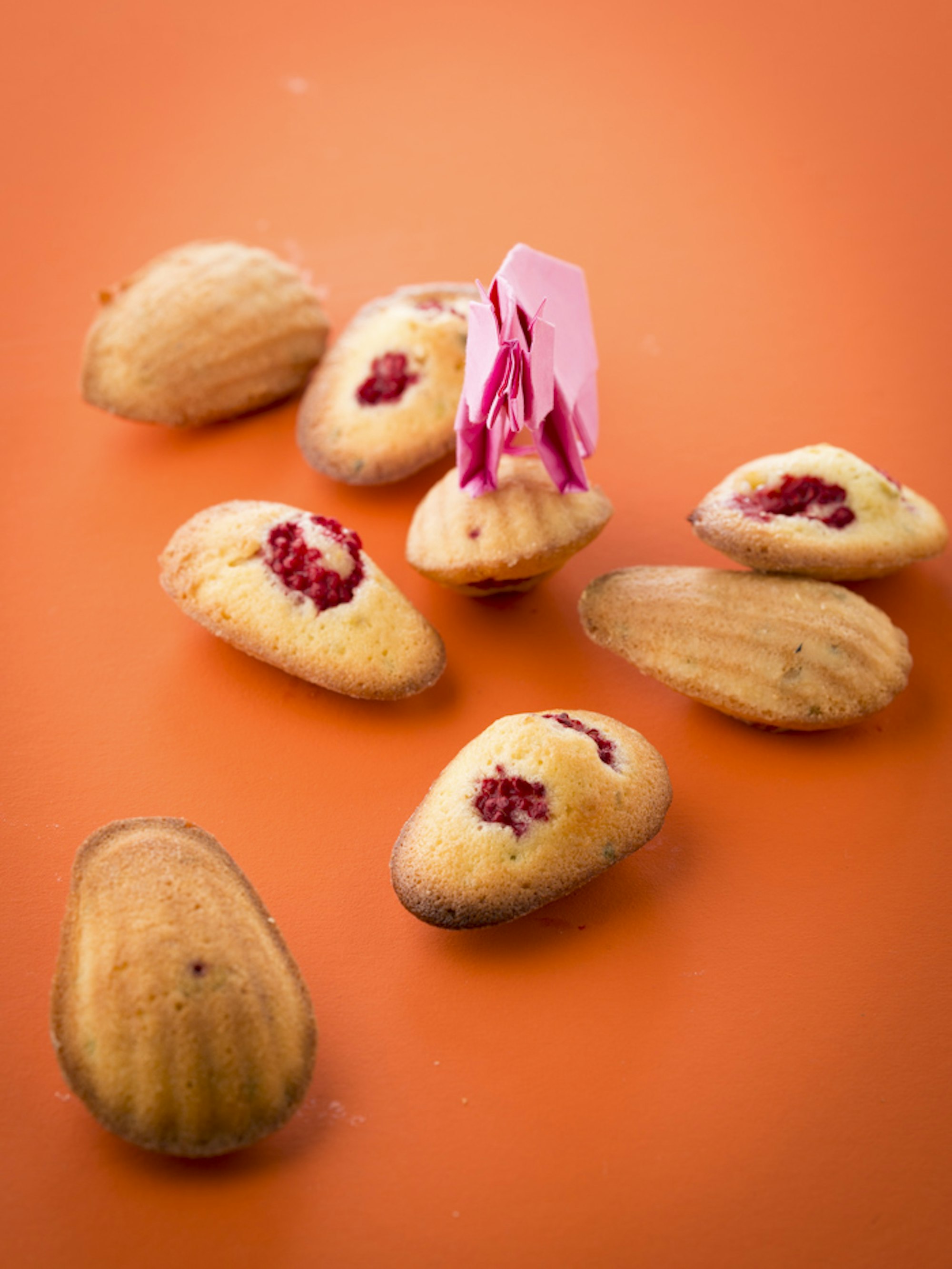 Bärentatzen mit Himbeeren, Pistazien und Zitrone