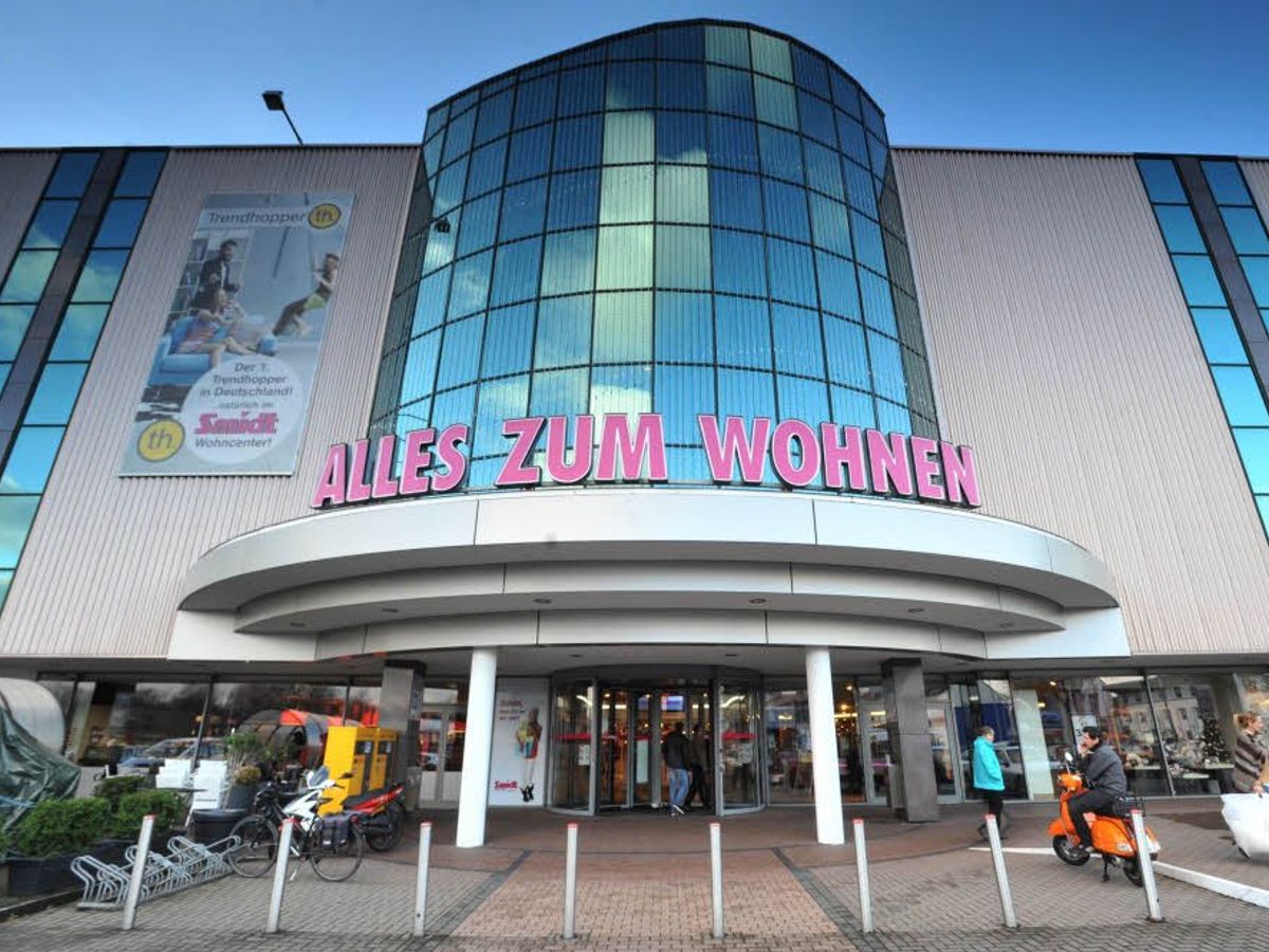 Möbelhaus in Leverkusen: Lorenz Smidt streicht die Segel – was passiert mit der Rundsporthalle?