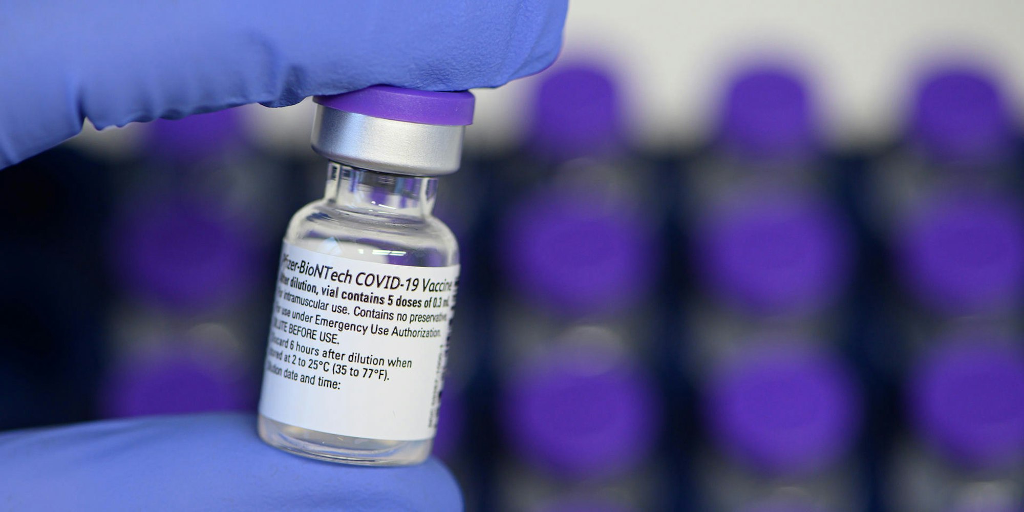 Corona-Impfstoff Symbolbild