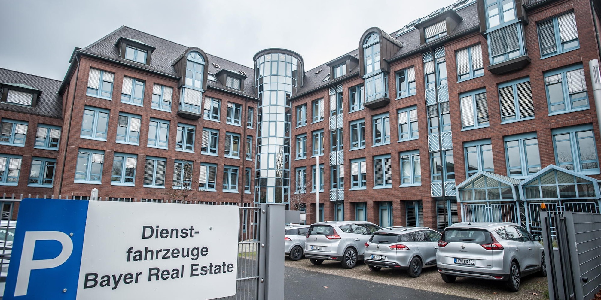 bayer-bueros-hauptstrasse-leverkusen_ALF_3880