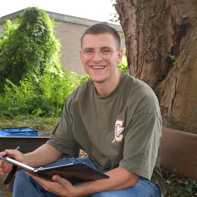 Hürth Valon Krasniqi Schauspiele