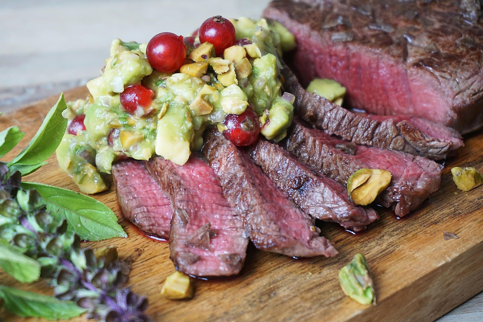 Steak_mit_Avocado