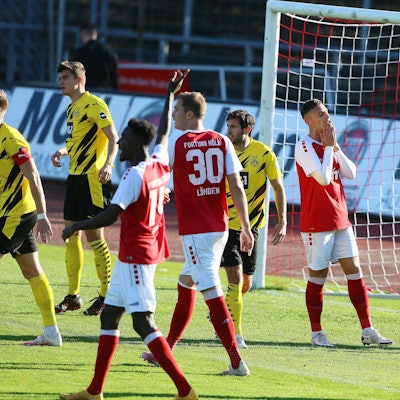 EA7B5F5F-E6CC-40E4-B336-199926ED1721