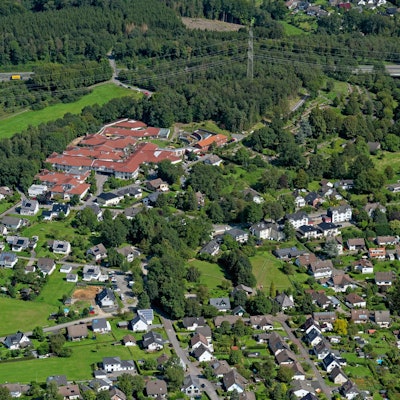 Eine Luftaufnahme des Schulkomplexes in Wiehl-Oberbantenberg.