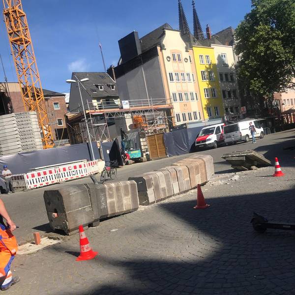 Steinerne Pumpe Alter Markt umgefallen