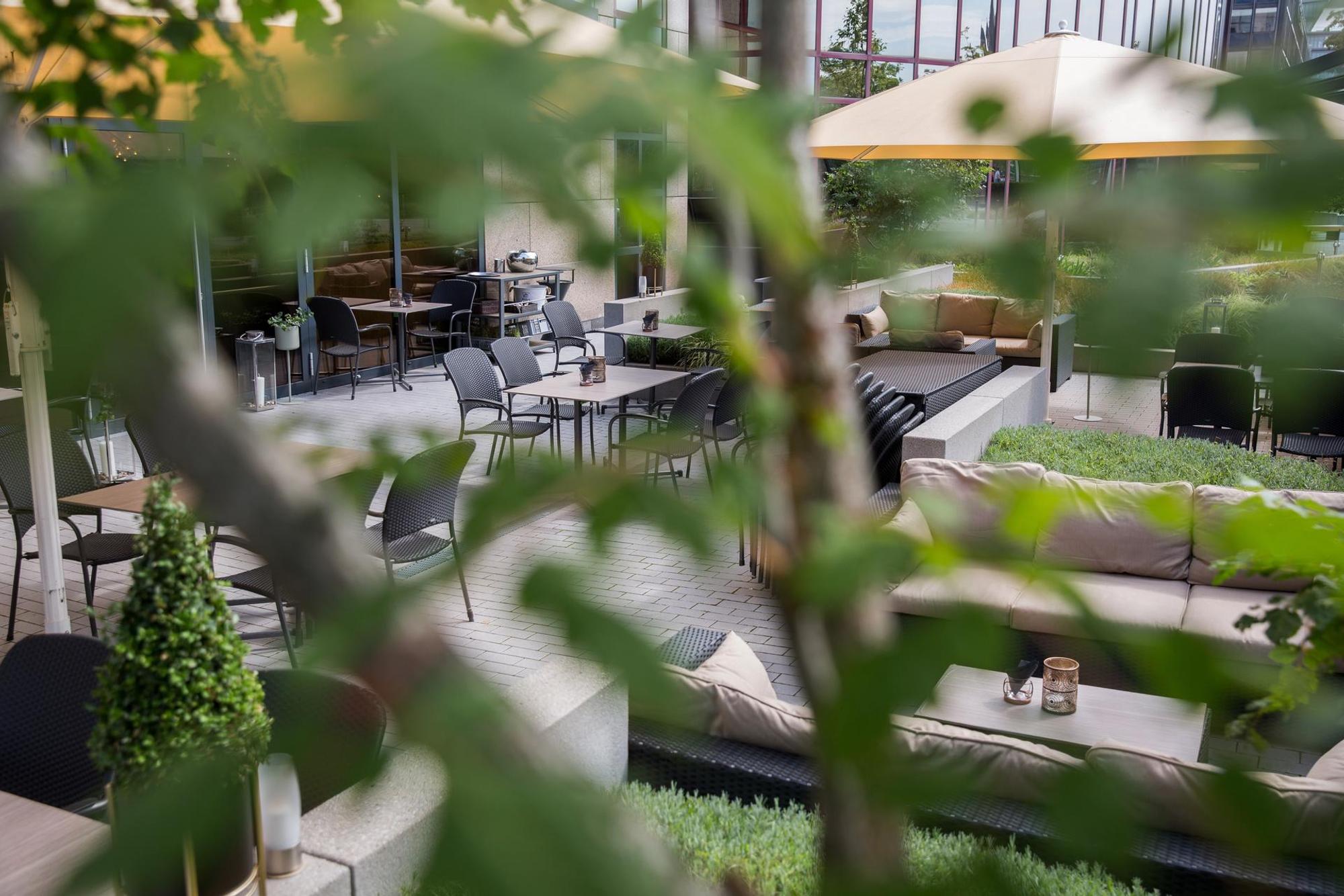 Lauschig Hyatt Bause 2