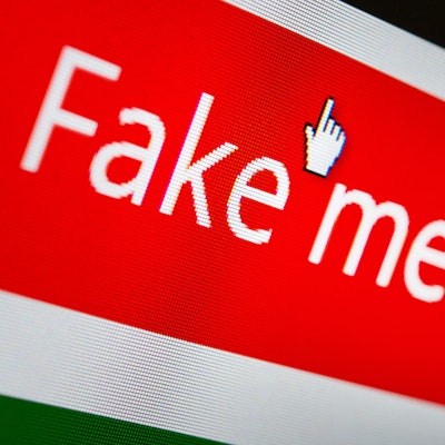 Fake_News_im_Netz_64294904