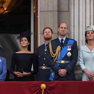 Die britische Royal Family, hier noch mit Königin Elizabeth, auf dem Balkon des Buckingham Palace.