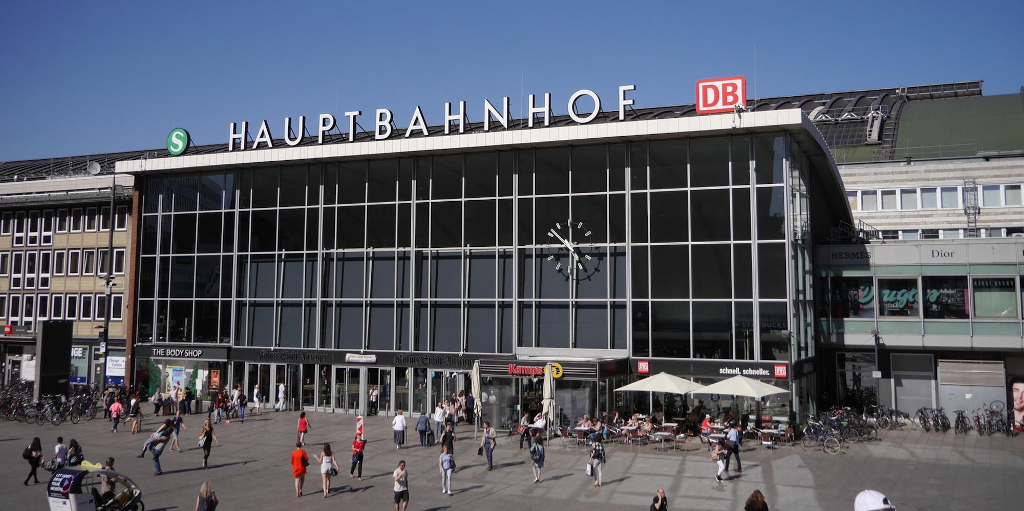 Köln Hauptbahnhof am Tag