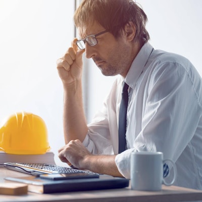 Vater Schreibtisch Büro imago