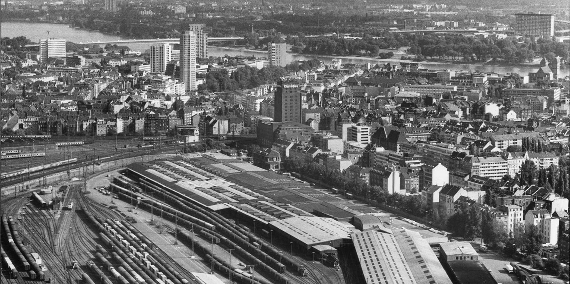 Güterbahnhof1981Holubovsky