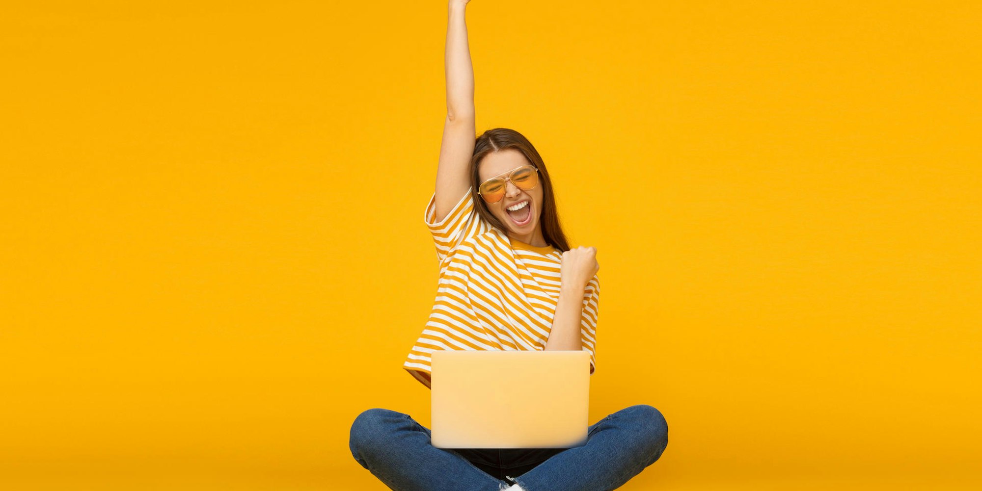 LaptopGelbGettyImages-1150254184