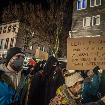 impfgegner-undgegen-demo-opladen-lev01062022ALF_7690