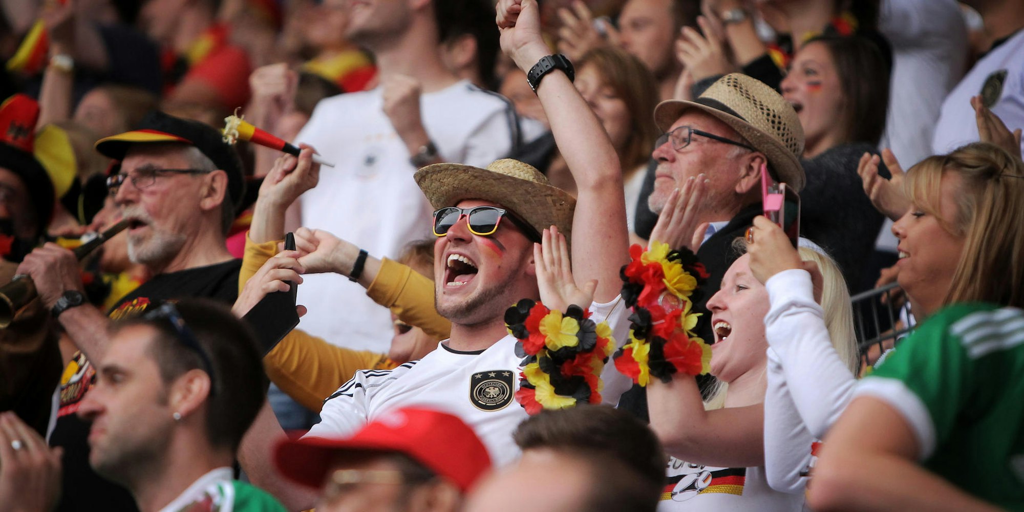 Public viewing symbol