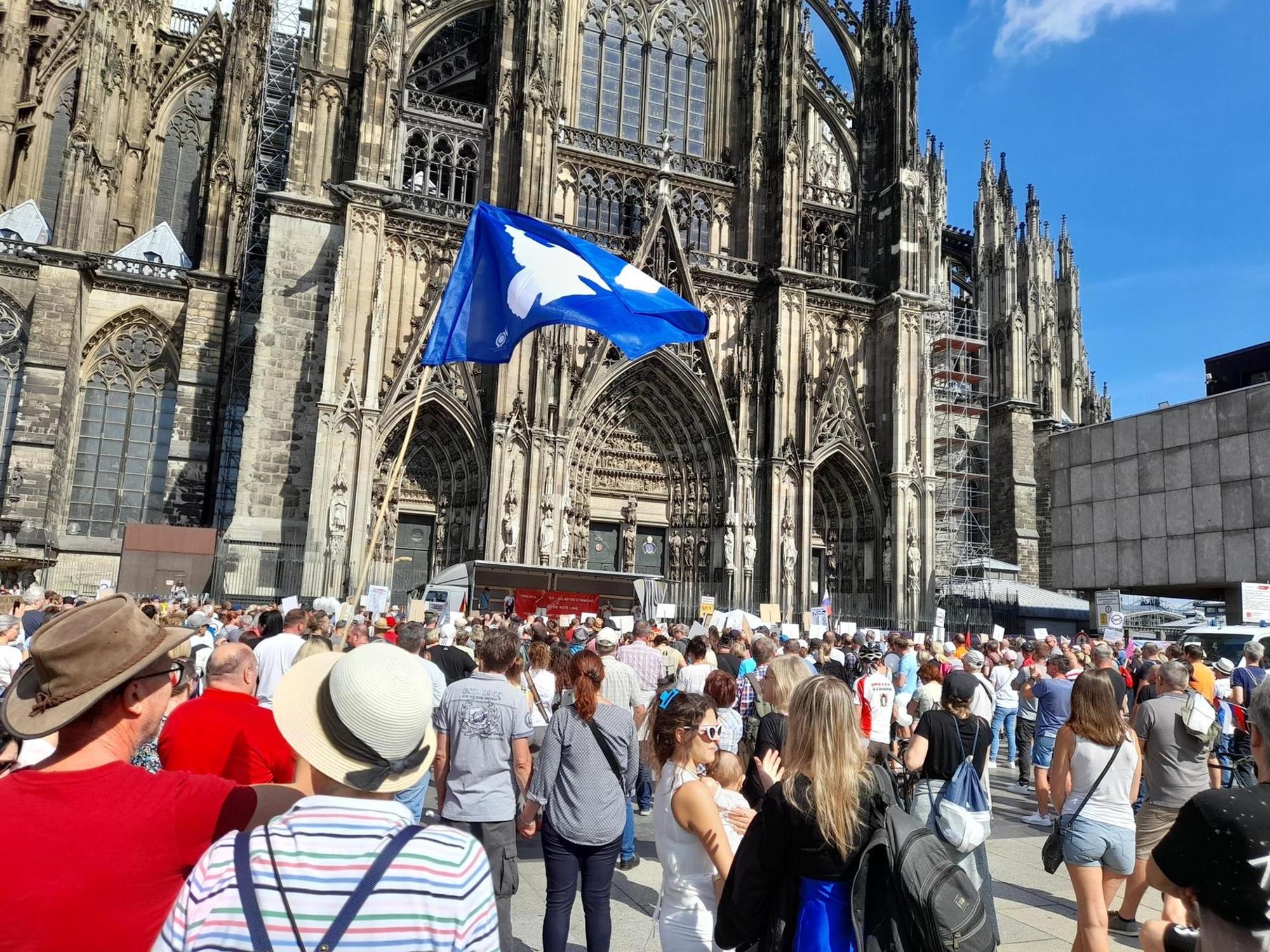 Pro-russische Demo Dom Kreikebaum 2