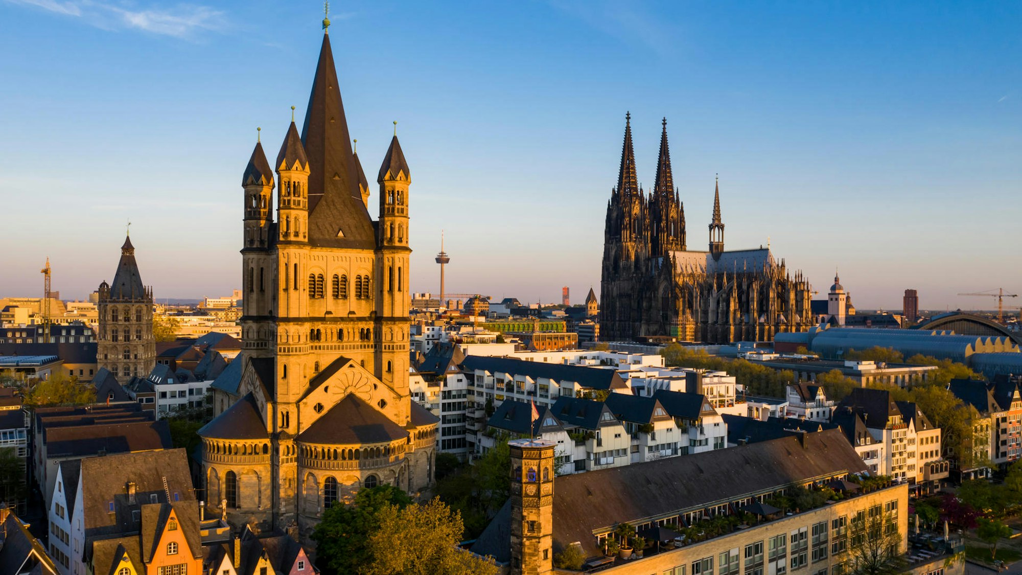 Liebe deine Stadt! Das muss man den meisten Kölnerinnen und Kölnern nicht zweimal sagen.