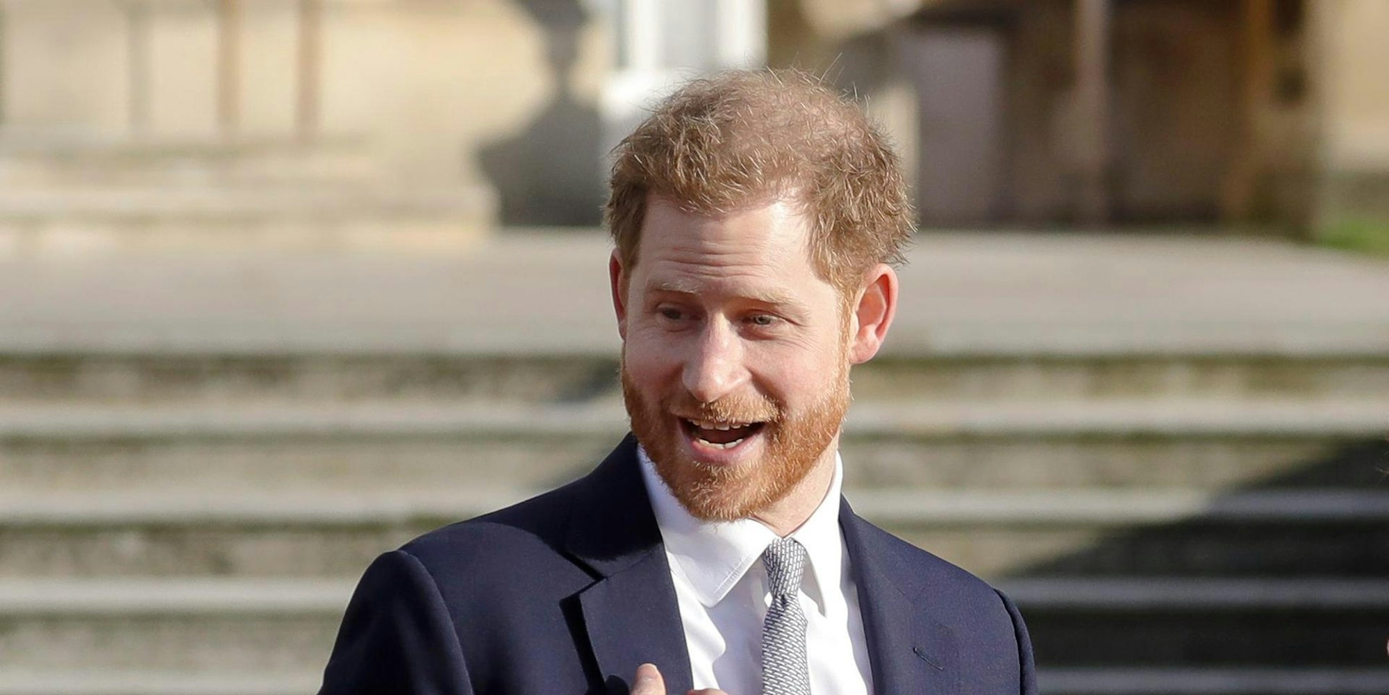 Prinz Harry lacht