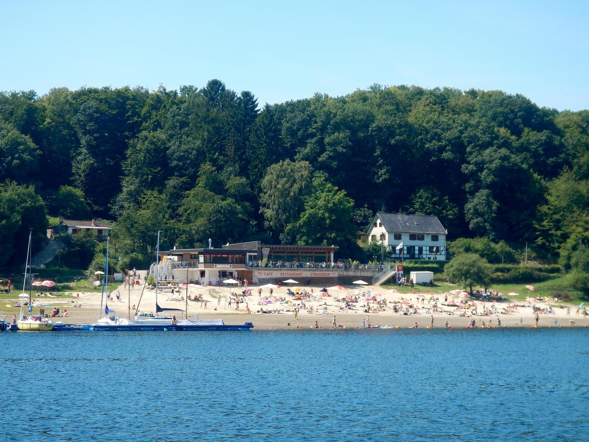 Beach_Club_Eifel_-_panoramio_(2)