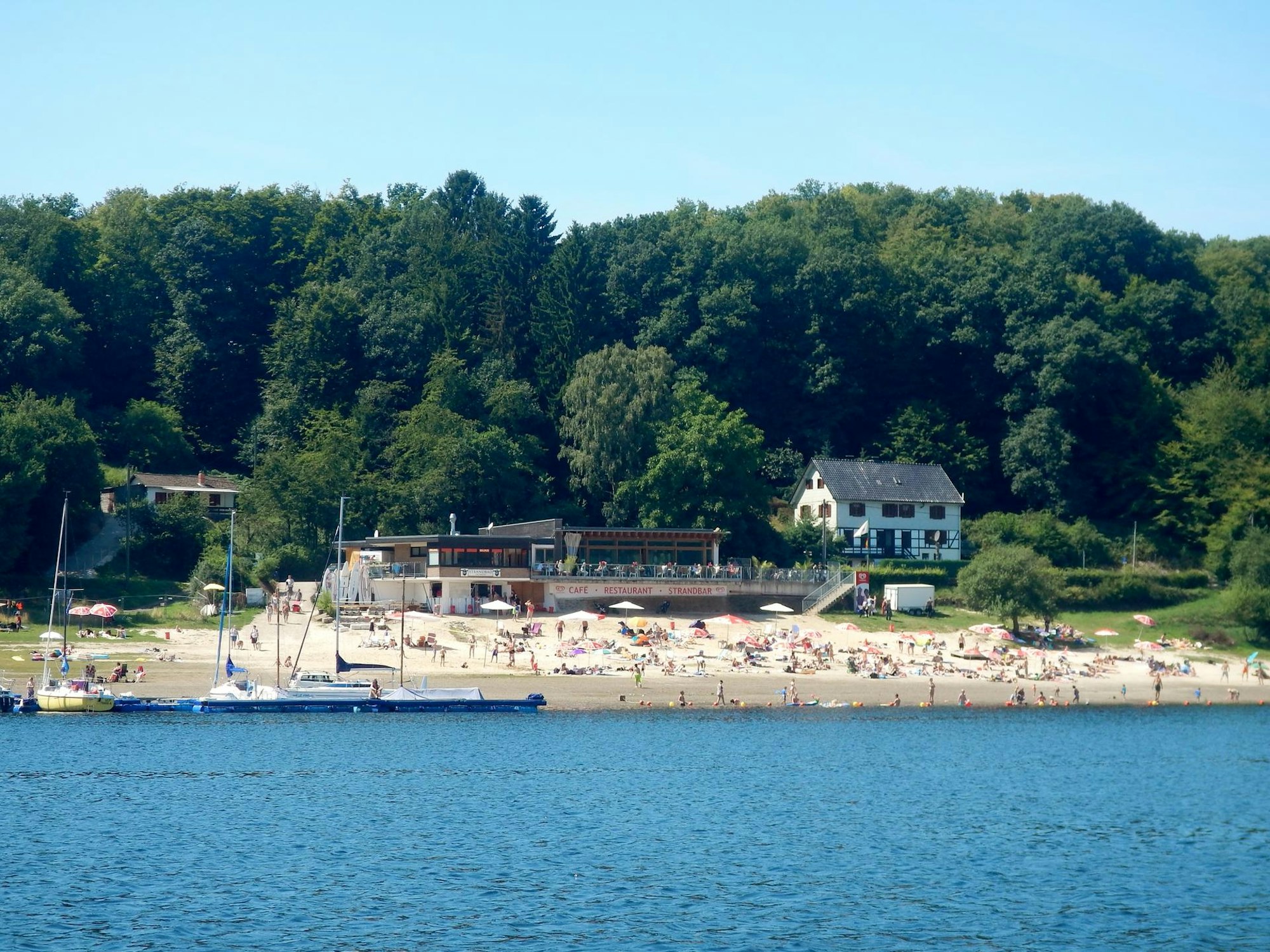 Beach_Club_Eifel_-_panoramio_(2)