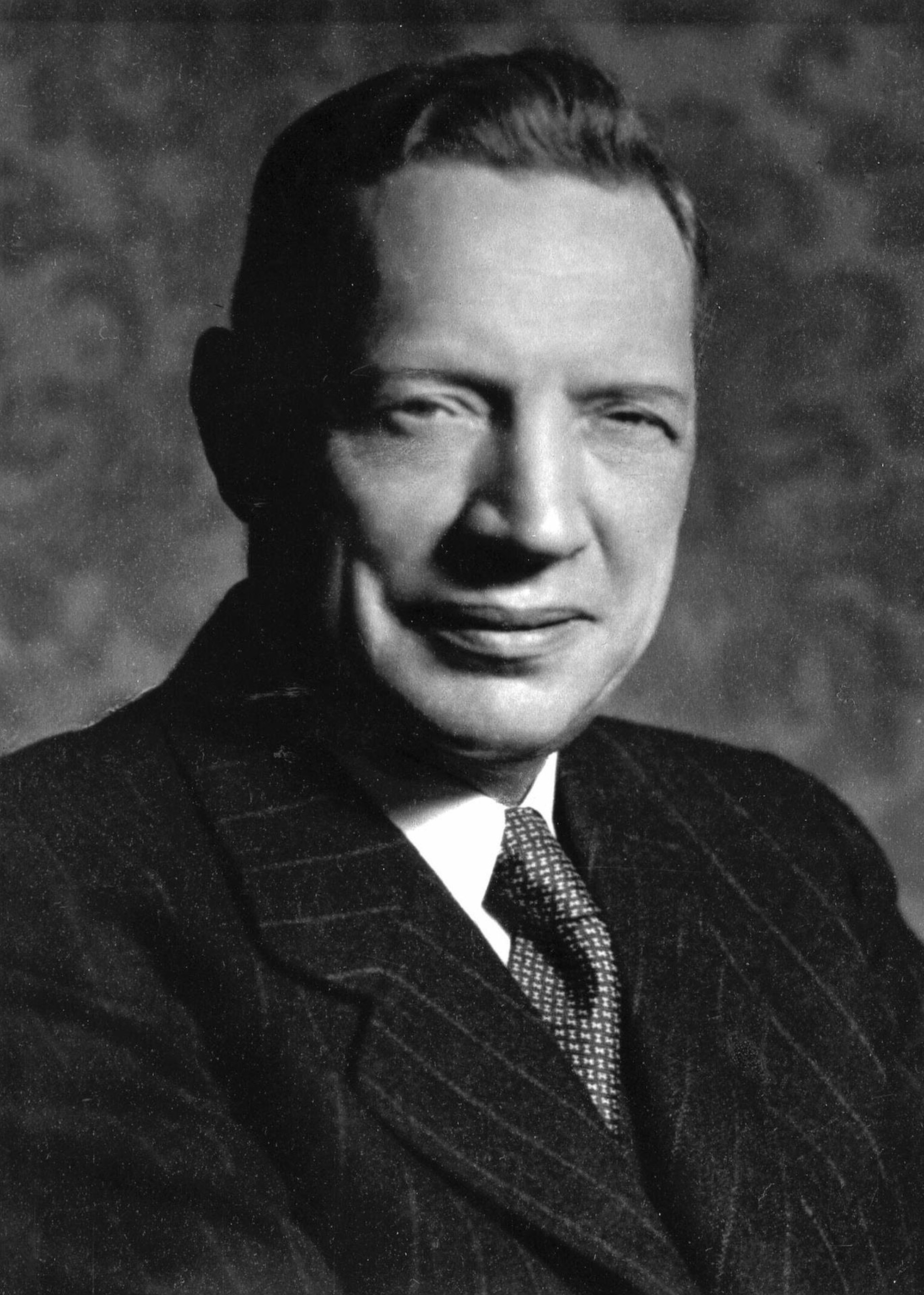 Hans_Kühne_1941.jpgBAL-0-4223_