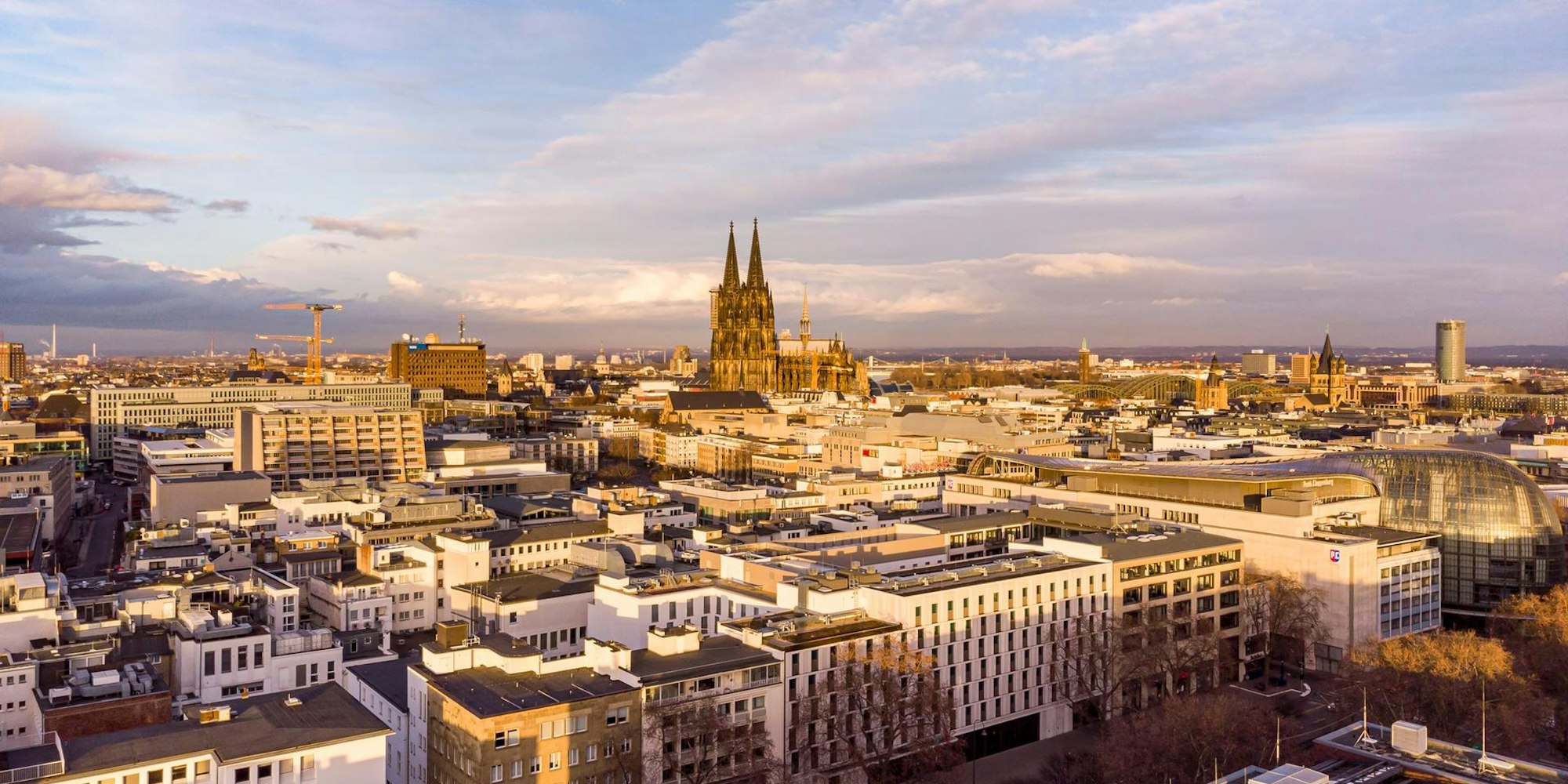 Köln Panorama 030322 ROLL
