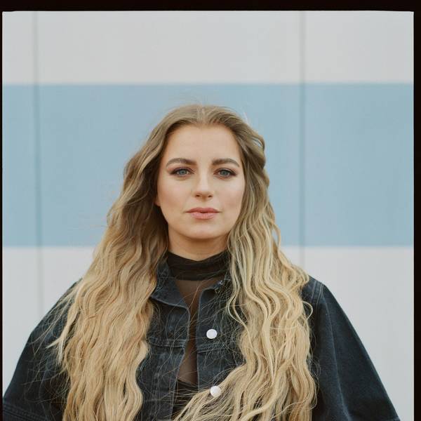 Laura Larsson (by Philipp Gladsome)4