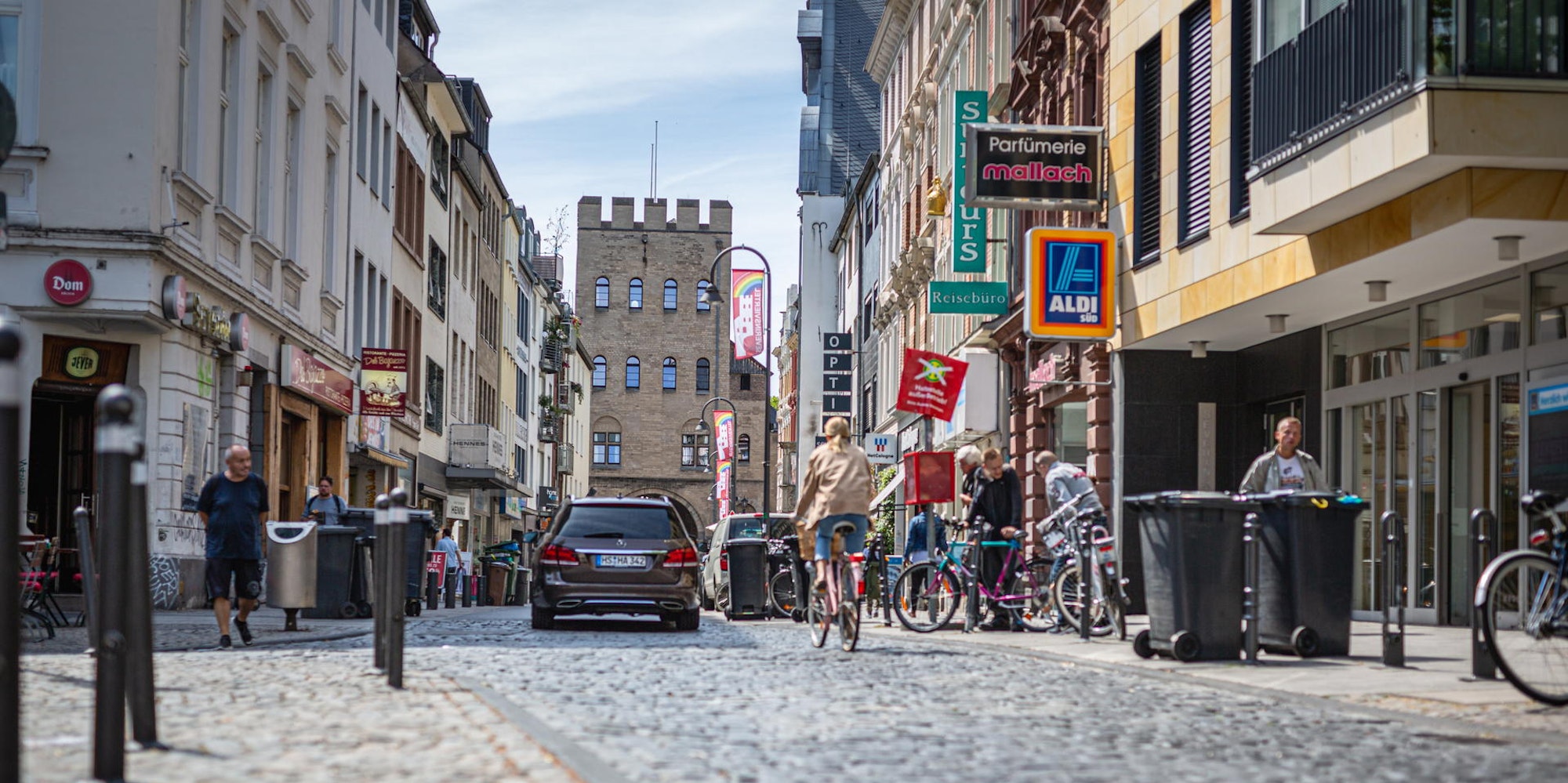 20190710features-mh4563