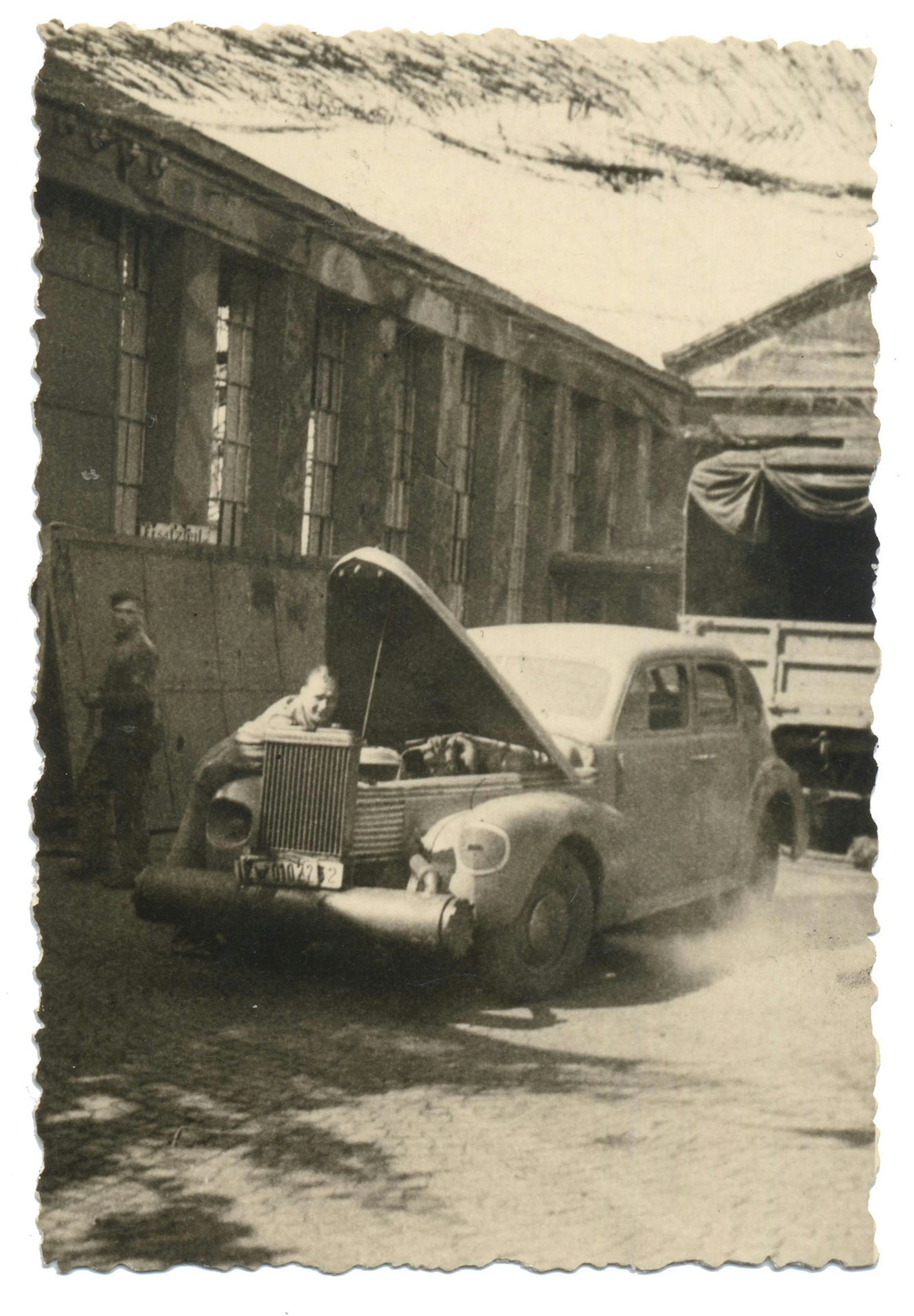 Opel Kapitän 39 mit Holzvergaser 1940er Jahre 20cm