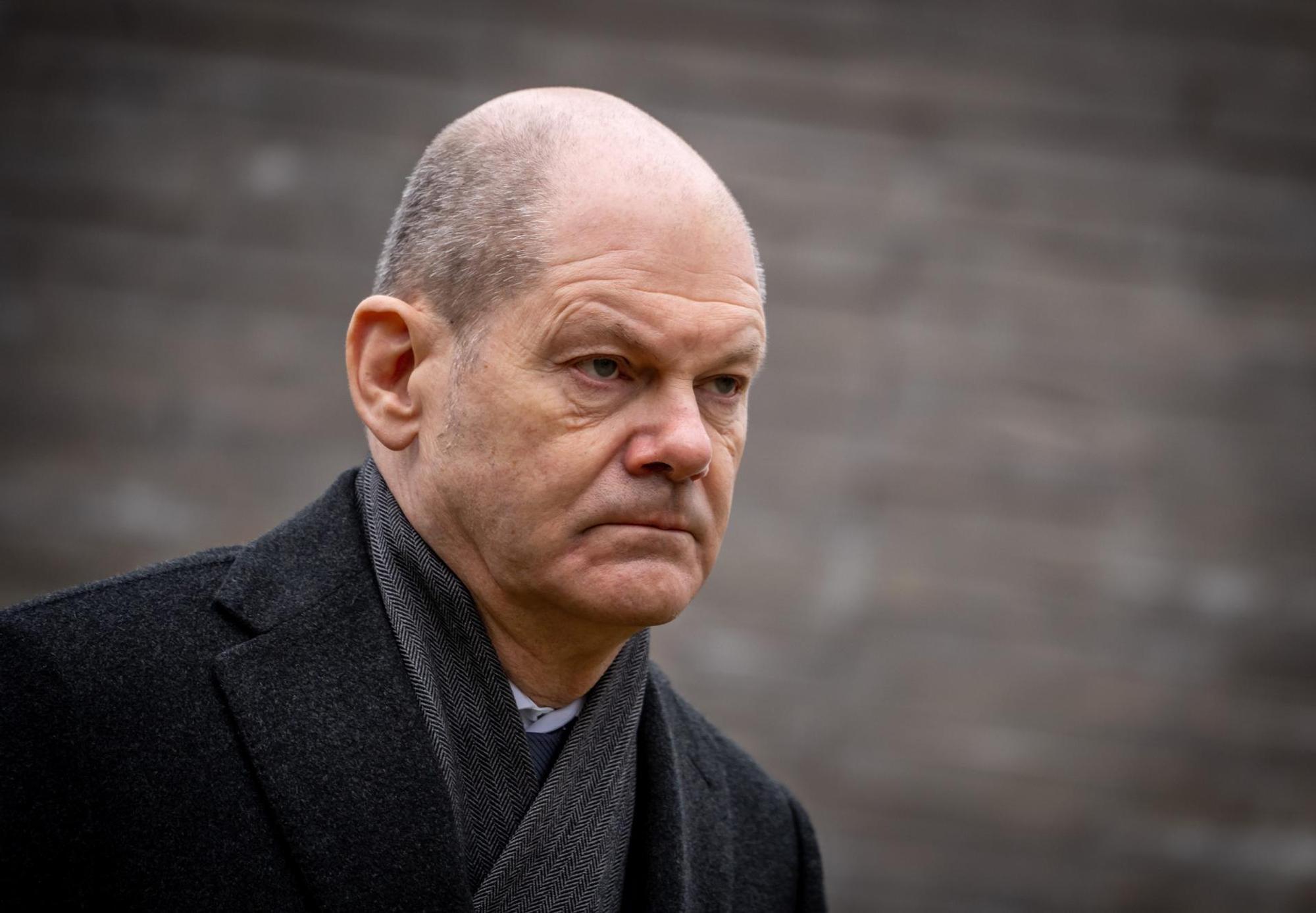 Scholz bei Bundeswehr 2 040322