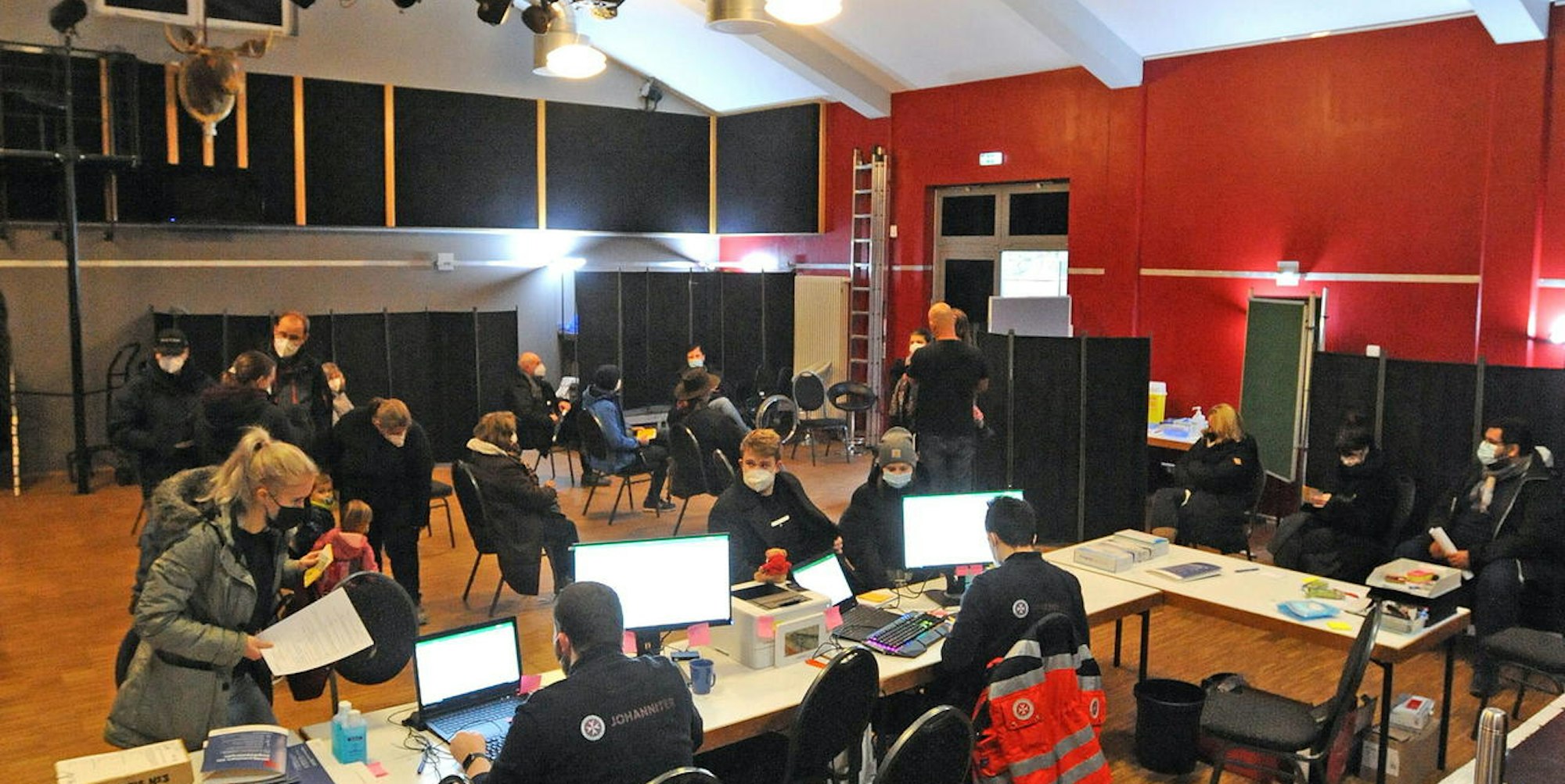 WU_Impfzentrum-Megafon_(4)