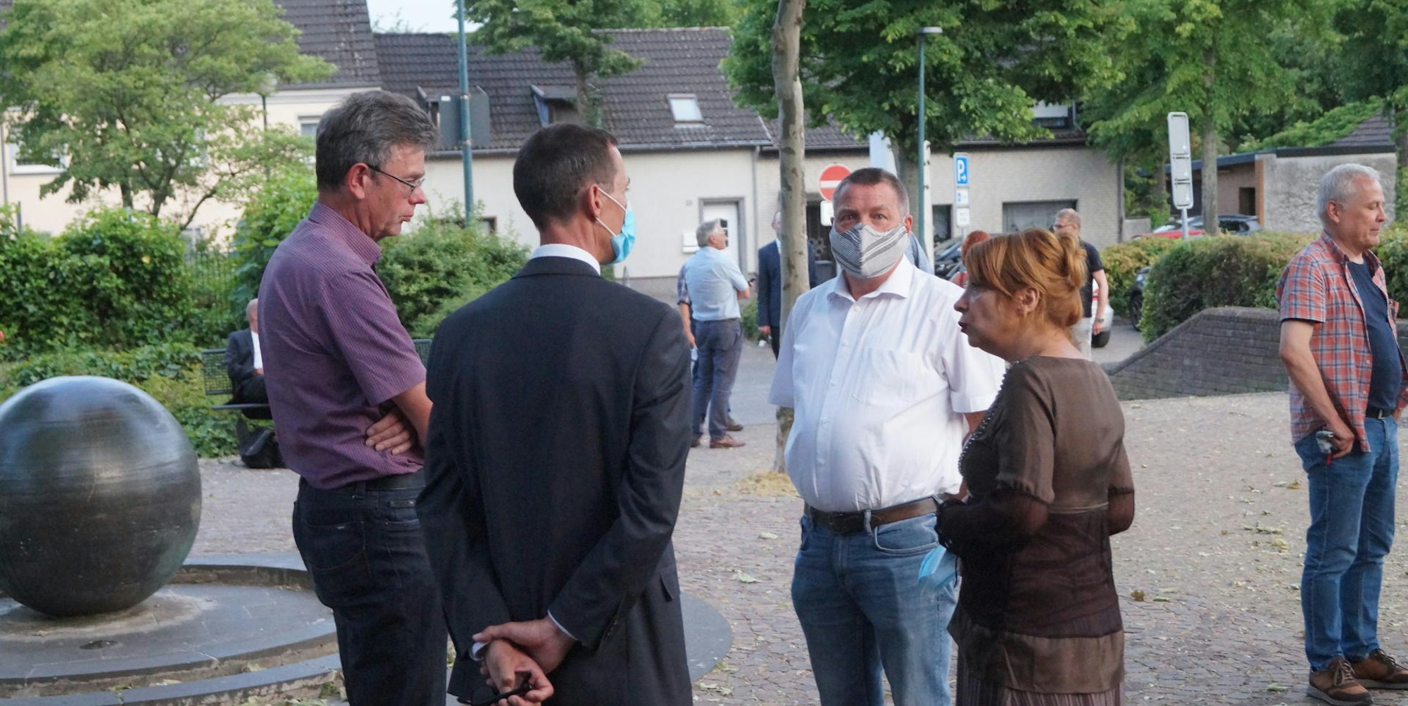 Stadtratssitzung Diskussion vor der Tür