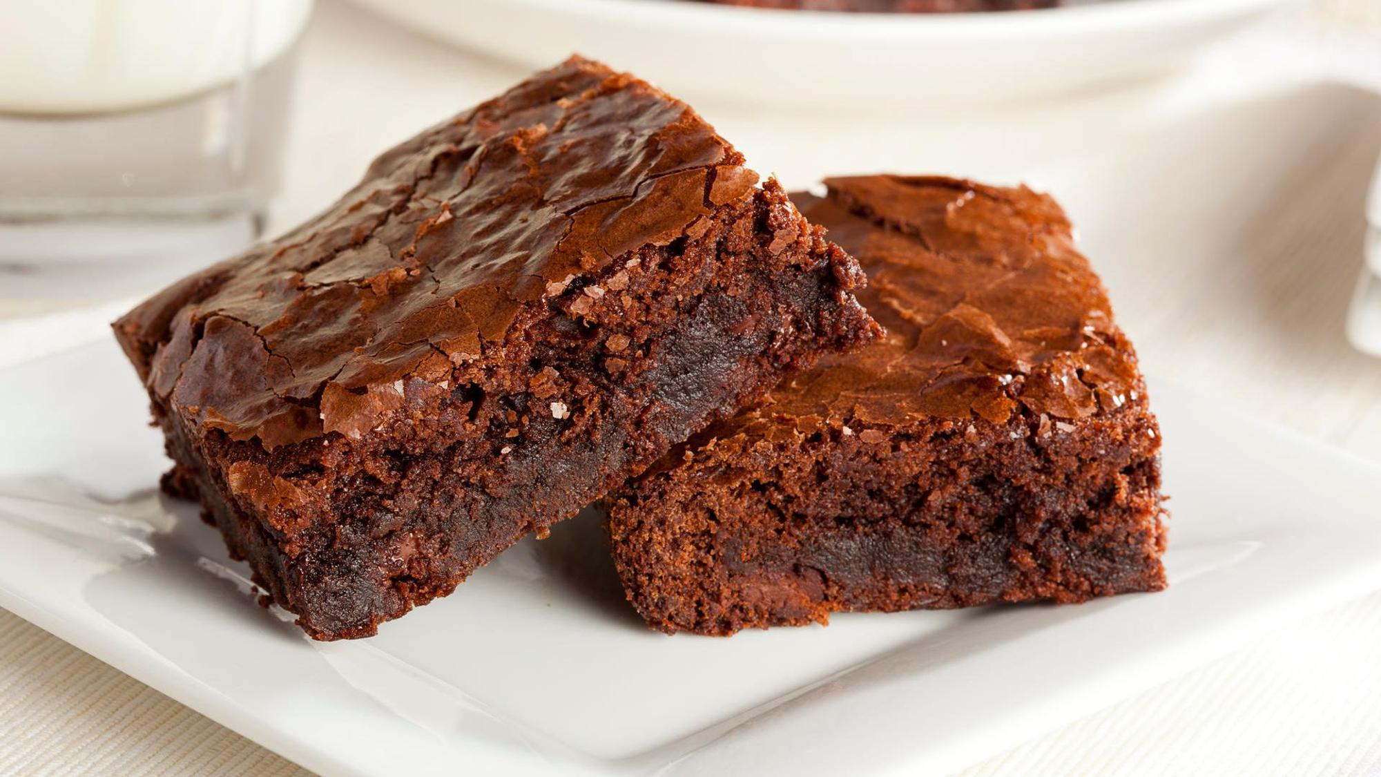 Brownies auf einem Teller