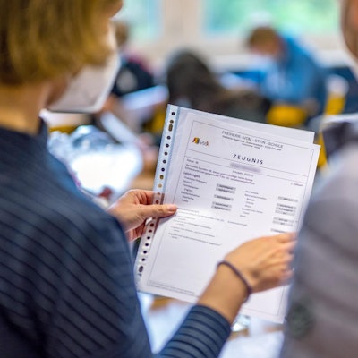 9163AC4C-4E77-4AB8-B405-1E5240F2D0F2