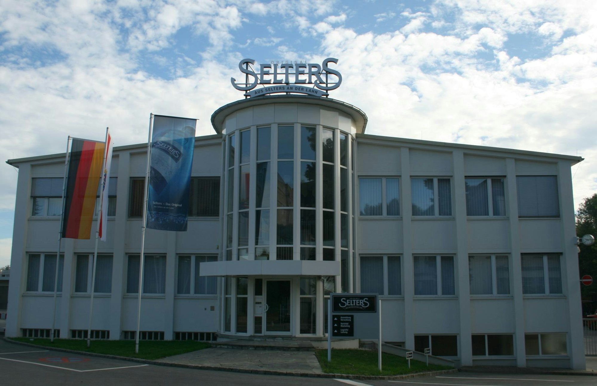 Loehnberg_selters_mineralquelle_20100917